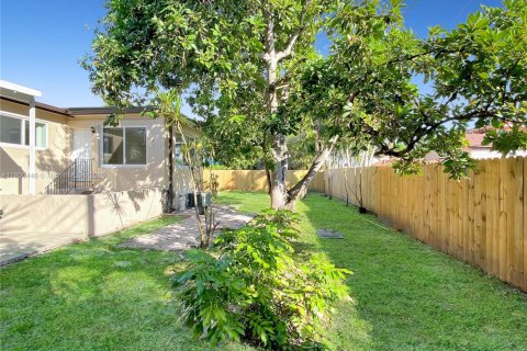 Снять в аренду виллу или дом в Майами, Флорида 3 спальни, 144.93м2, № 1952807 - фото 24