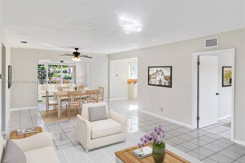 Снять в аренду виллу или дом в Майами, Флорида 3 спальни, 144.93м2, № 1952807 - фото 5