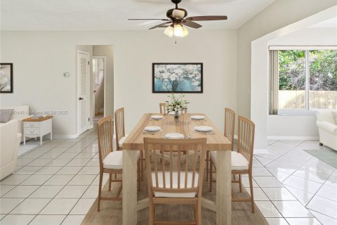 Снять в аренду виллу или дом в Майами, Флорида 3 спальни, 144.93м2, № 1952807 - фото 9