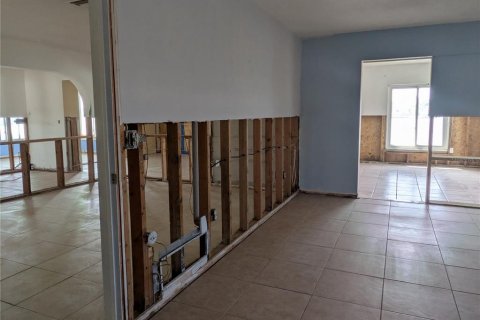 House in Saint Pete Beach, Florida 5 bedrooms, 240.06 sq.m. № 1673244 - photo 23