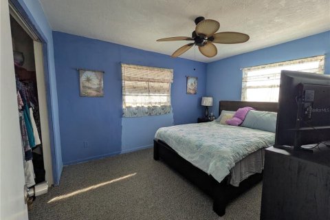 House in Saint Pete Beach, Florida 5 bedrooms, 240.06 sq.m. № 1673244 - photo 10