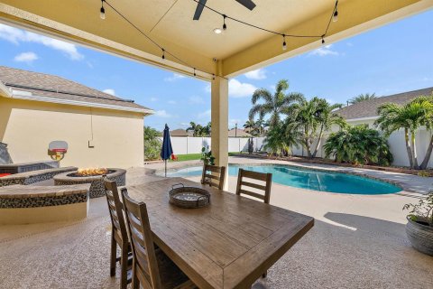 House in Port St. Lucie, Florida 3 bedrooms, 213.4 sq.m. № 2178123 - photo 3