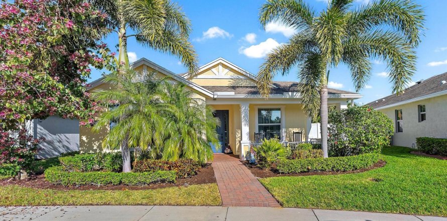 House in Port St. Lucie, Florida 3 bedrooms, 213.4 sq.m. № 2178123