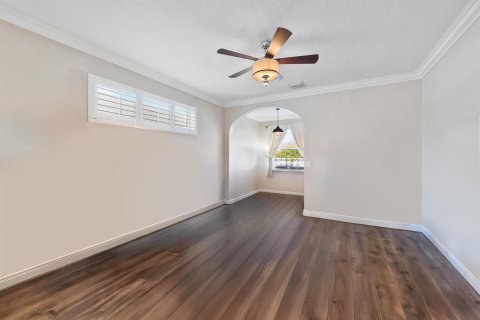 House in Port St. Lucie, Florida 3 bedrooms, 213.4 sq.m. № 2178123 - photo 7