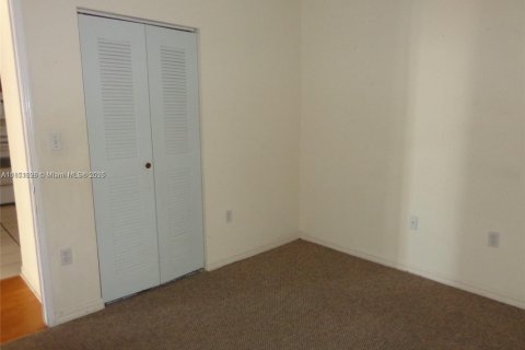 Condominio en venta en Miami, Florida, 2 dormitorios, 79.9 m2 № 1872638 - foto 16