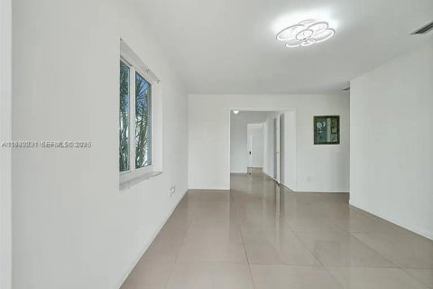 Casa en venta en Hollywood, Florida, 5 dormitorios, 140.47 m2 № 1999701 - foto 8