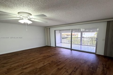 Copropriété à louer à Pembroke Pines, Floride: 2 chambres, 102.19 m2 № 2170965 - photo 10