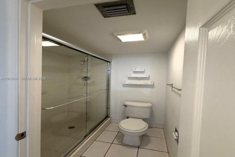 Copropriété à louer à Pembroke Pines, Floride: 2 chambres, 102.19 m2 № 2170965 - photo 15