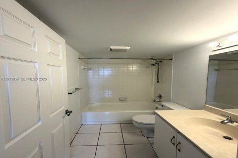 Copropriété à louer à Pembroke Pines, Floride: 2 chambres, 102.19 m2 № 2170965 - photo 12