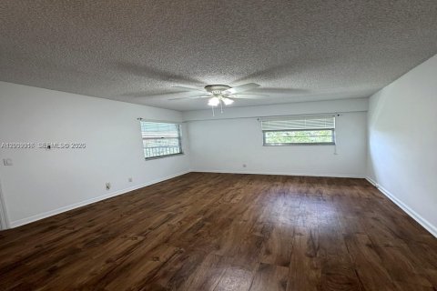 Copropriété à louer à Pembroke Pines, Floride: 2 chambres, 102.19 m2 № 2170965 - photo 16