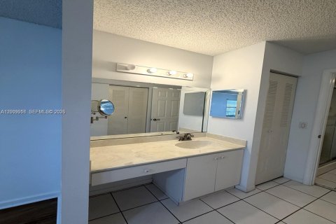 Copropriété à louer à Pembroke Pines, Floride: 2 chambres, 102.19 m2 № 2170965 - photo 6