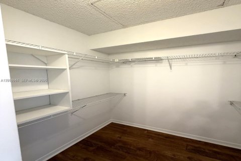 Copropriété à louer à Pembroke Pines, Floride: 2 chambres, 102.19 m2 № 2170965 - photo 14
