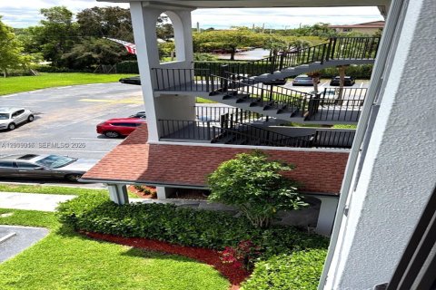 Copropriété à louer à Pembroke Pines, Floride: 2 chambres, 102.19 m2 № 2170965 - photo 19