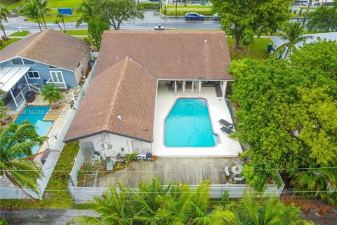 Купить виллу или дом в Дания-Бич, Флорида 3 спальни, 232.72м2, № 2066325 - фото 10