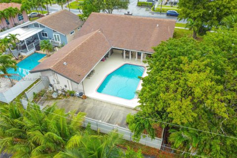 Купить виллу или дом в Дания-Бич, Флорида 3 спальни, 232.72м2, № 2066325 - фото 9