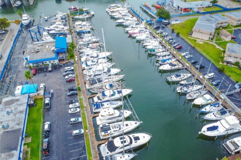 Купить виллу или дом в Дания-Бич, Флорида 3 спальни, 232.72м2, № 2066325 - фото 13