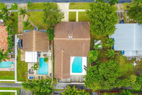 Купить виллу или дом в Дания-Бич, Флорида 3 спальни, 232.72м2, № 2066325 - фото 12