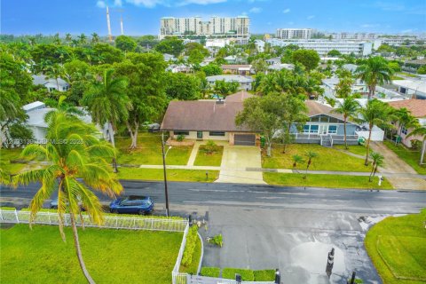 Купить виллу или дом в Дания-Бич, Флорида 3 спальни, 232.72м2, № 2066325 - фото 6