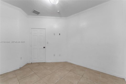 Casa en venta en Miami, Florida, 4 dormitorios, 163.97 m2 № 2035671 - foto 21