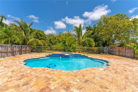 Casa en venta en Miami, Florida, 4 dormitorios, 163.97 m2 № 2035671 - foto 15