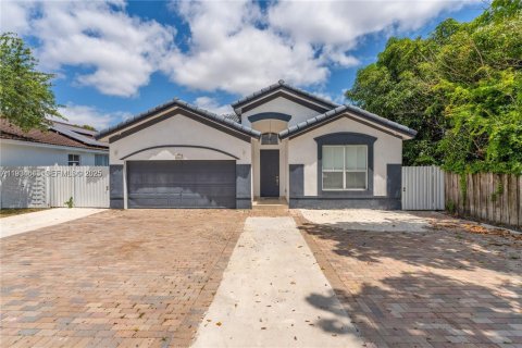 Casa en venta en Miami, Florida, 4 dormitorios, 163.97 m2 № 2035671 - foto 9