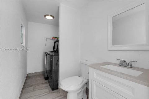 Casa en venta en Miami, Florida, 4 dormitorios, 163.97 m2 № 2035671 - foto 29