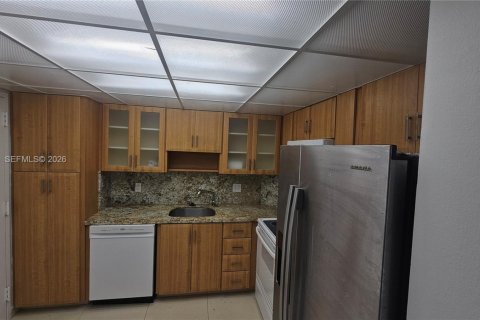 Кондоминиум с 2 спальнями в Халландейл-Бич, Флорида № 2033997