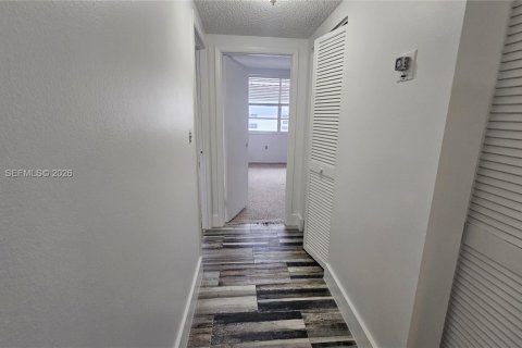 Снять в аренду кондоминиум в Халландейл-Бич, Флорида 2 спальни, 115.2м2, № 2033997 - фото 6