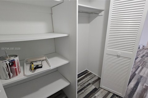 Снять в аренду кондоминиум в Халландейл-Бич, Флорида 2 спальни, 115.2м2, № 2033997 - фото 5