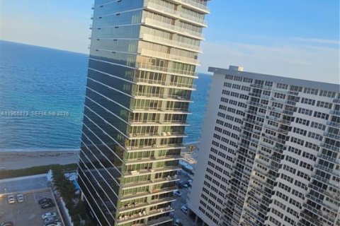 Снять в аренду кондоминиум в Халландейл-Бич, Флорида 2 спальни, 115.2м2, № 2033997 - фото 17