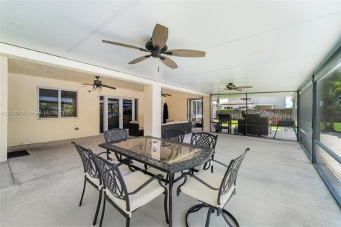 Casa en venta en Homestead, Florida, 4 dormitorios, 180.42 m2 № 1695669 - foto 26