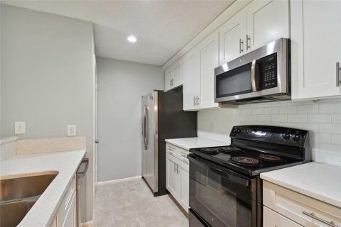 Condo in Tampa, Florida, 3 bedrooms  № 1342859 - photo 12