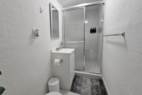 Commercial property in Miami, Florida 27.87 sq.m. № 1945648 - photo 13