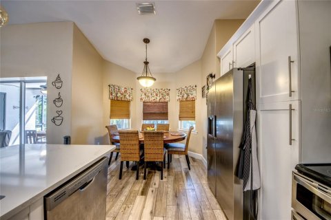 Villa ou maison à vendre à Cape Coral, Floride: 4 chambres, 159.23 m2 № 2149235 - photo 17