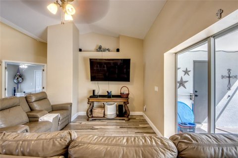 Villa ou maison à vendre à Cape Coral, Floride: 4 chambres, 159.23 m2 № 2149235 - photo 5