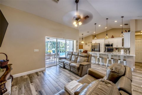 Villa ou maison à vendre à Cape Coral, Floride: 4 chambres, 159.23 m2 № 2149235 - photo 3