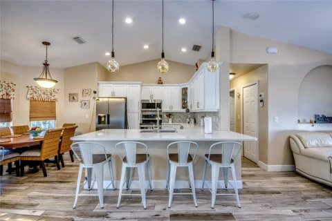 Villa ou maison à vendre à Cape Coral, Floride: 4 chambres, 159.23 m2 № 2149235 - photo 13