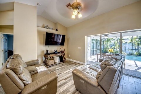 Villa ou maison à vendre à Cape Coral, Floride: 4 chambres, 159.23 m2 № 2149235 - photo 4