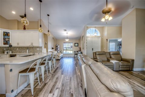 Villa ou maison à vendre à Cape Coral, Floride: 4 chambres, 159.23 m2 № 2149235 - photo 6