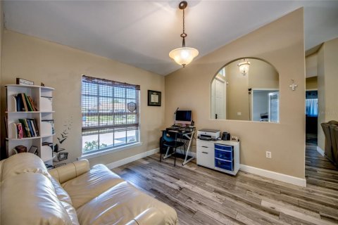 Villa ou maison à vendre à Cape Coral, Floride: 4 chambres, 159.23 m2 № 2149235 - photo 10