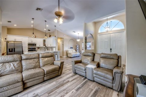 Villa ou maison à vendre à Cape Coral, Floride: 4 chambres, 159.23 m2 № 2149235 - photo 7