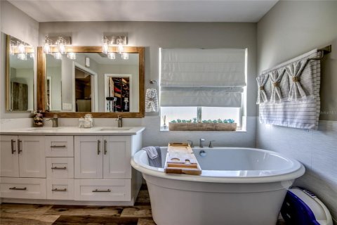 Villa ou maison à vendre à Cape Coral, Floride: 4 chambres, 159.23 m2 № 2149235 - photo 24