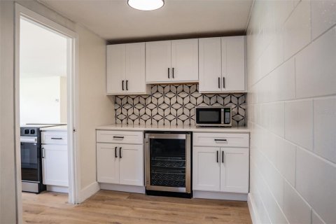 House in Orlando, Florida 3 bedrooms, 162.49 sq.m. № 1813327 - photo 7
