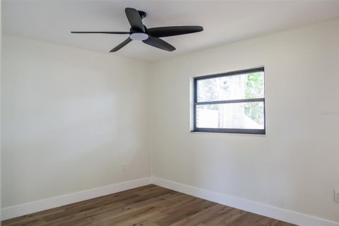House in Orlando, Florida 3 bedrooms, 162.49 sq.m. № 1813327 - photo 18