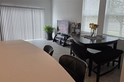 Adosado en venta en Davenport, Florida, 3 dormitorios, 146.23 m2 № 2142495 - foto 4