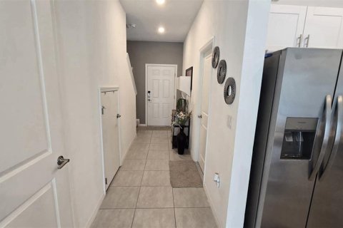 Adosado en venta en Davenport, Florida, 3 dormitorios, 146.23 m2 № 2142495 - foto 3