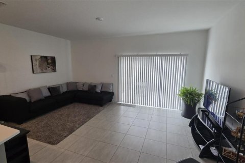 Adosado en venta en Davenport, Florida, 3 dormitorios, 146.23 m2 № 2142495 - foto 6