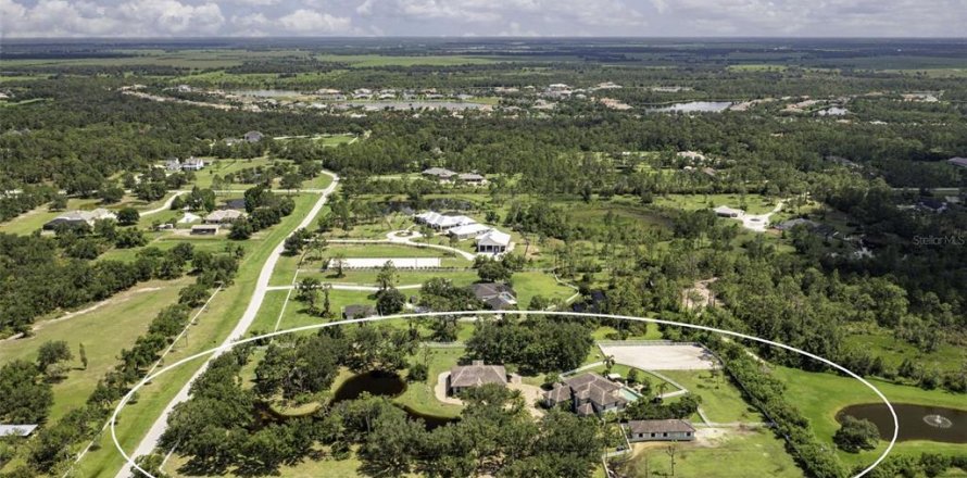 Casa en Bradenton, Florida 4 dormitorios, 472.87 m2 № 1793972