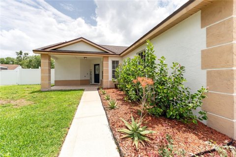 Villa ou maison à louer à Kissimmee, Floride: 3 chambres, 114.08 m2 № 1866835 - photo 6
