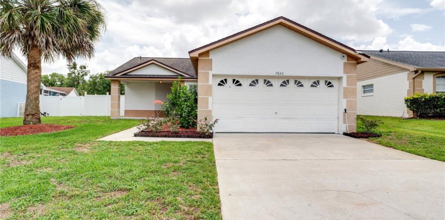 Villa ou maison à Kissimmee, Floride 3 chambres, 114.08 m2 № 1866835